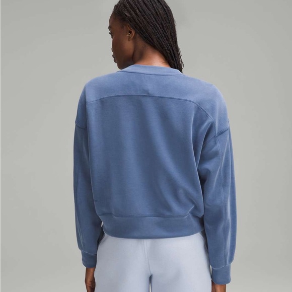 NWT Lululemon Perfectly Oversized Cropped Crew Softstreme Pitch Blue - Picture 2 of 5